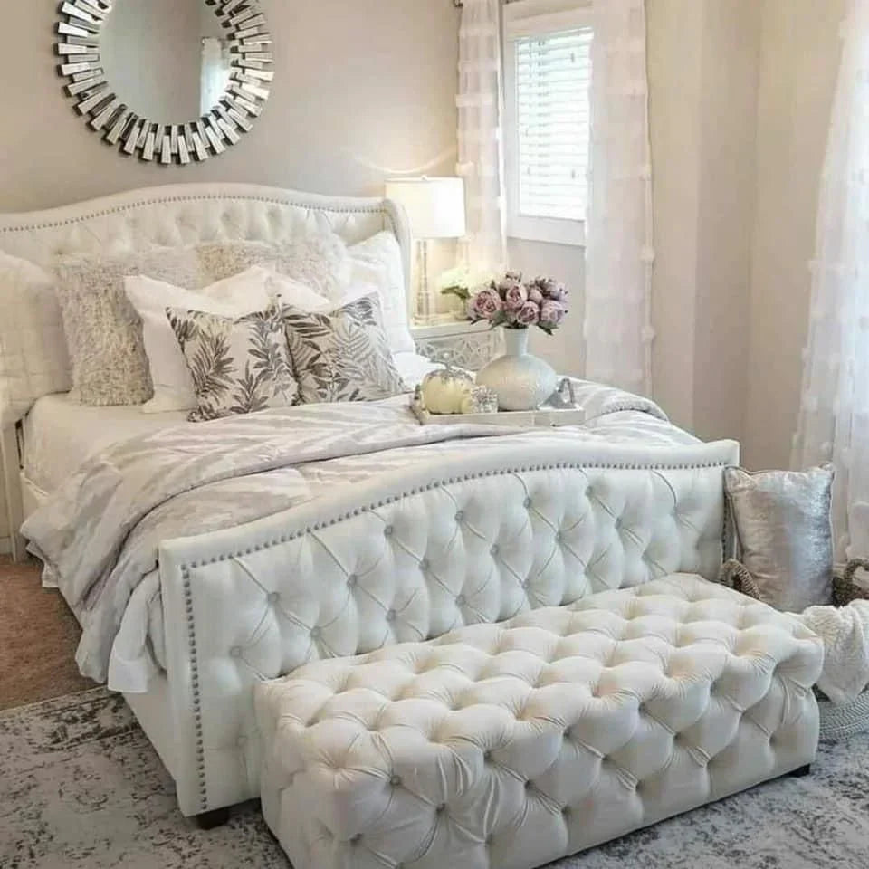 Mery Winged Chesterfield Bed